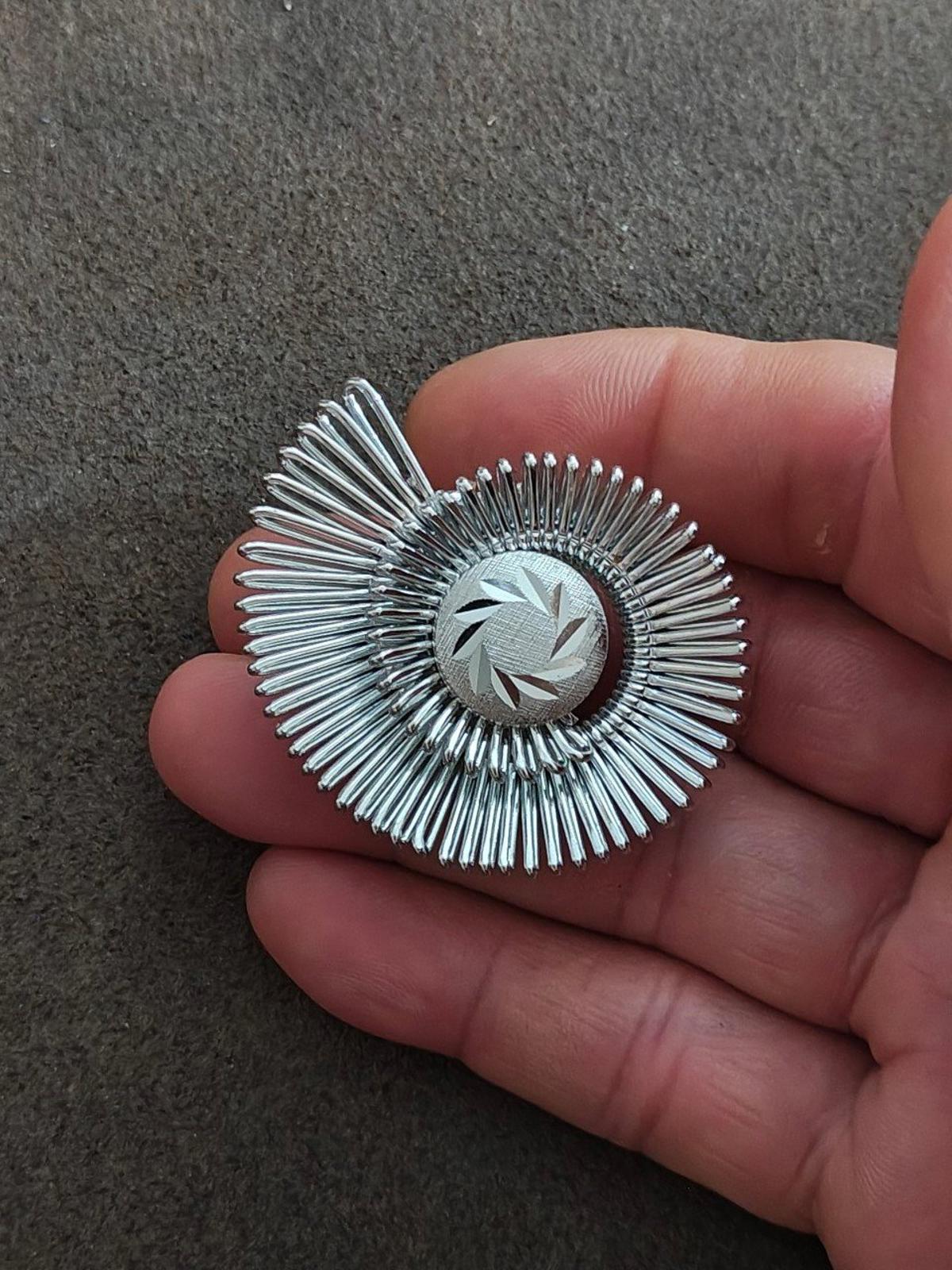 1960's Silver Tone Spiral Scarf Clip