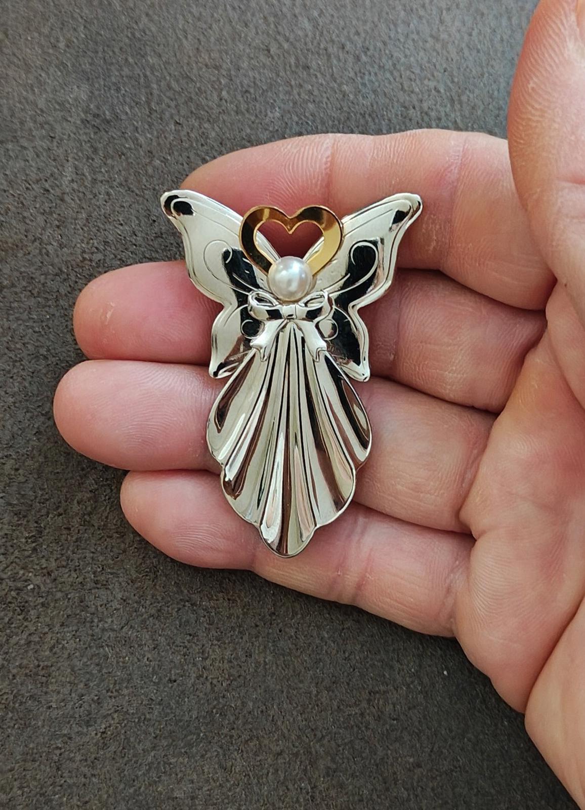 Pretty Vintage Signed Jane 1990s "Angel Of Love" Two-Tone Angel & Faux Pearl Pin
