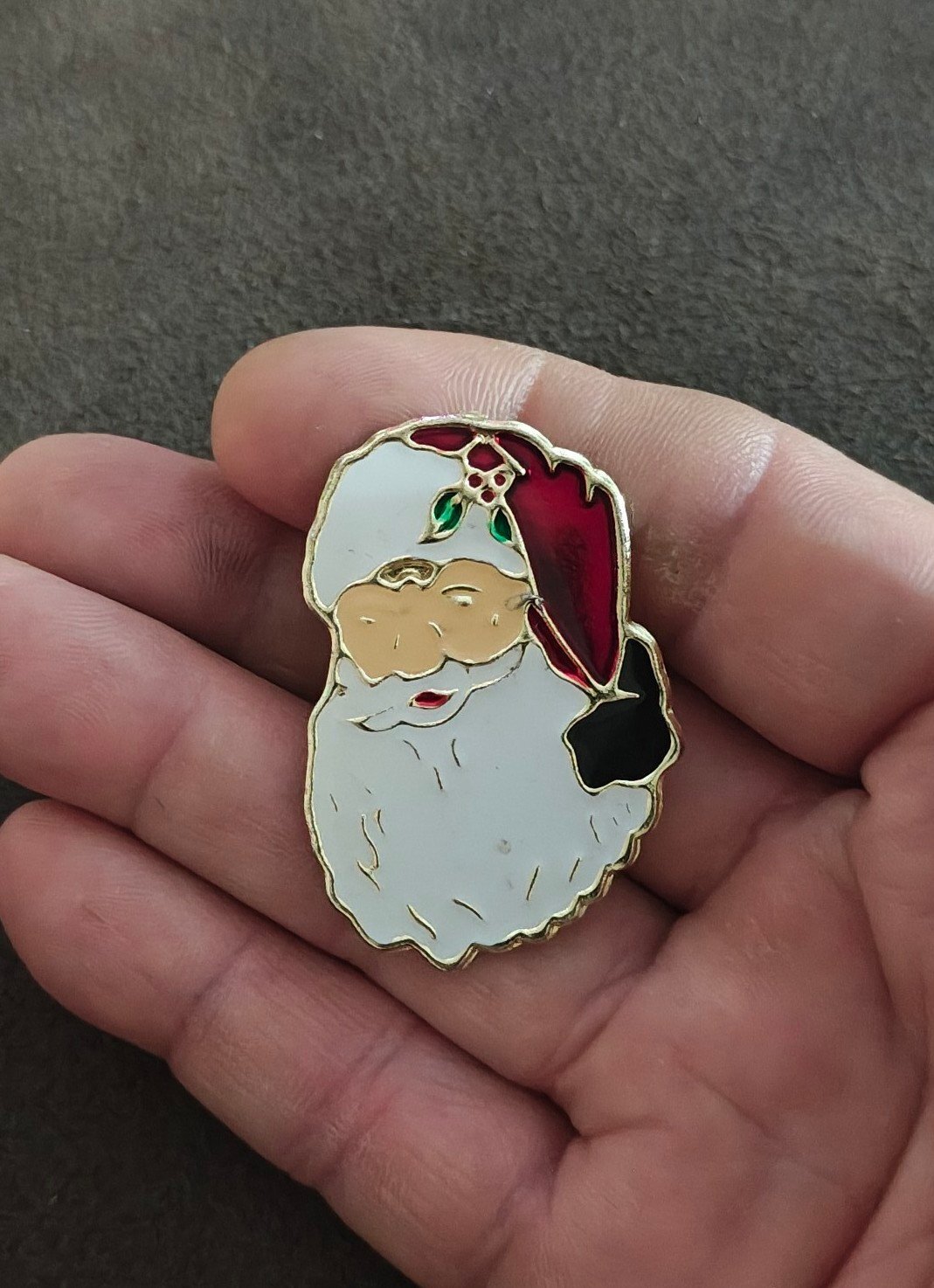 1980s Santa Claus Face Gold Tone Enamel Brooch