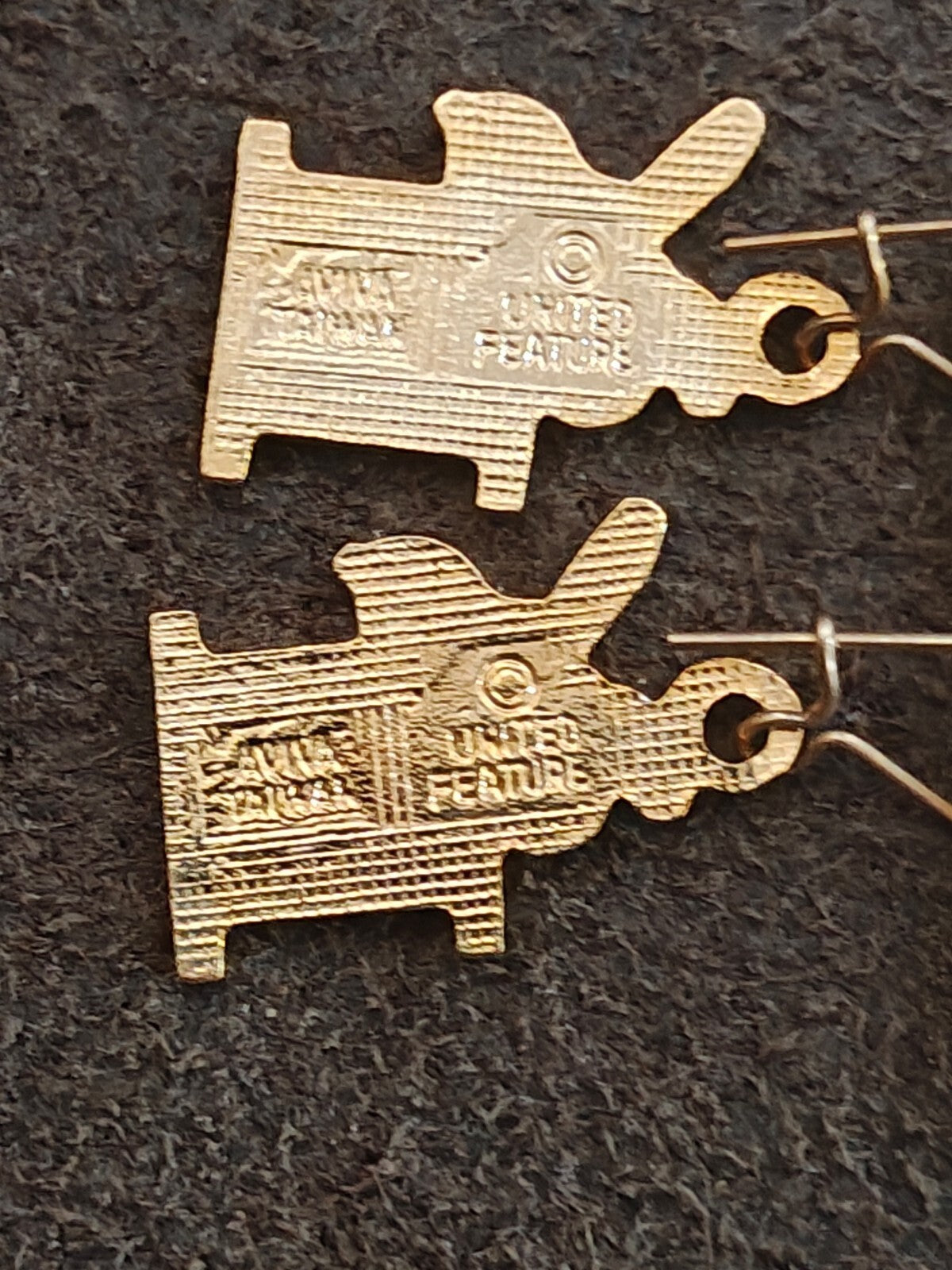 1970s Peanuts Snoopy Initial "N" Gold Tone Cloisonné Enamel Dangle Earrings New.