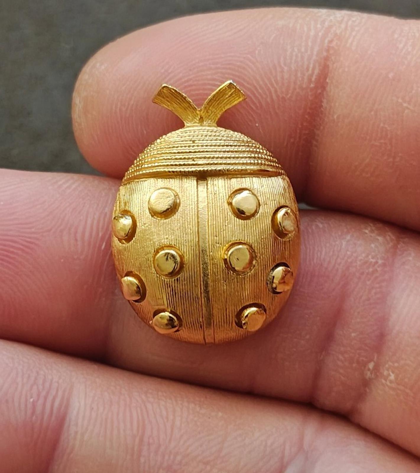 1950s/60s Crown Trifari Gold Tone Textured Lady Bug Brooch