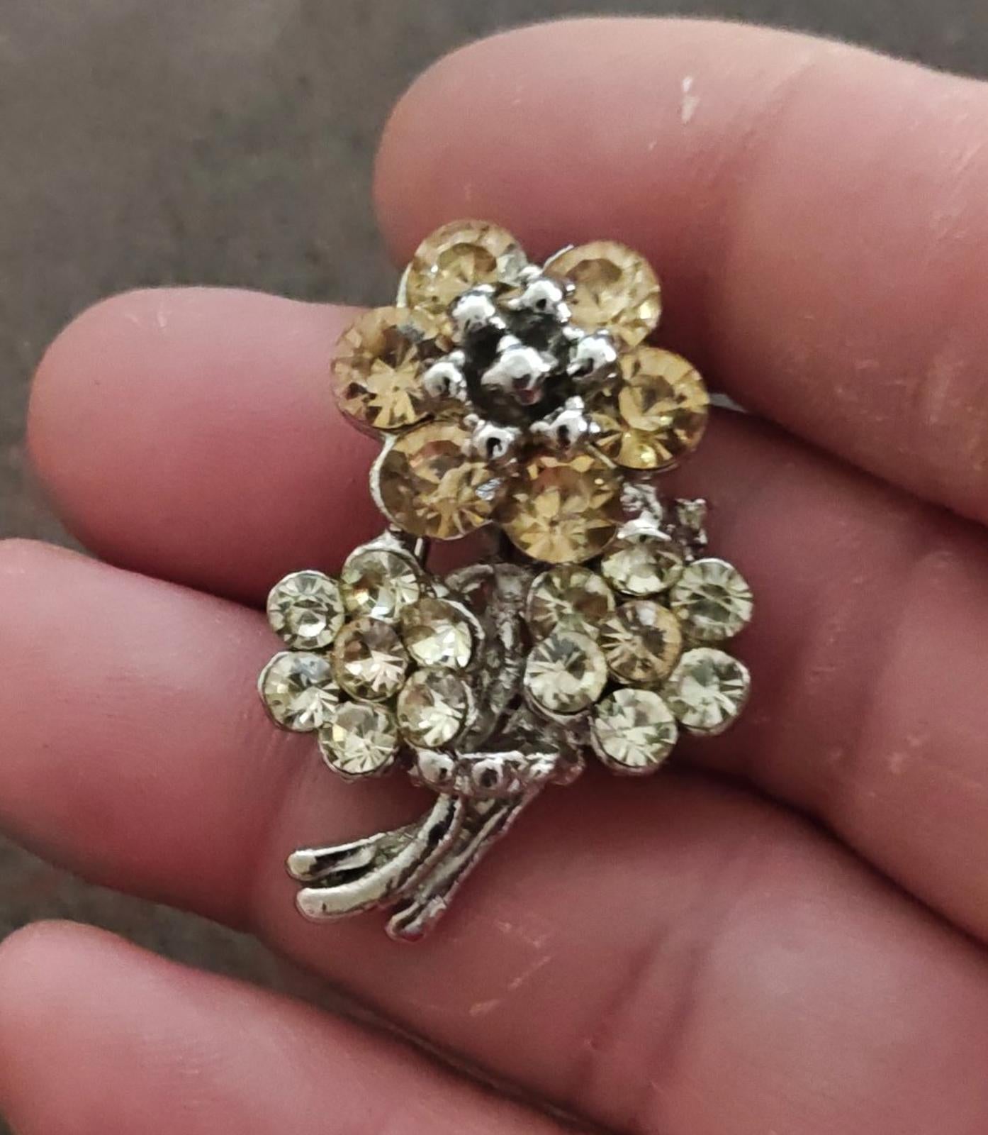 1960s Vintage Silver Tone With Rhinestones Flower Bouquet Brooch