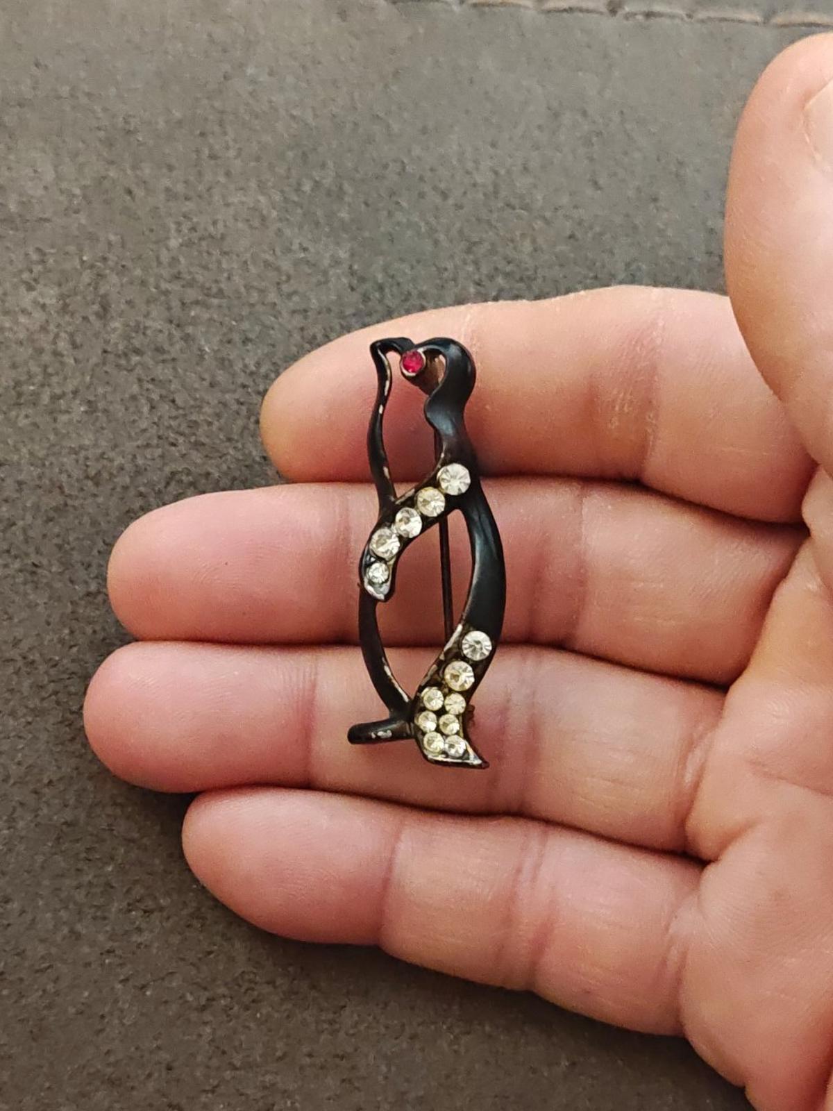 1980s Gold Tone Black Enamel With Red & Clear Rhinestones Penguin Brooch