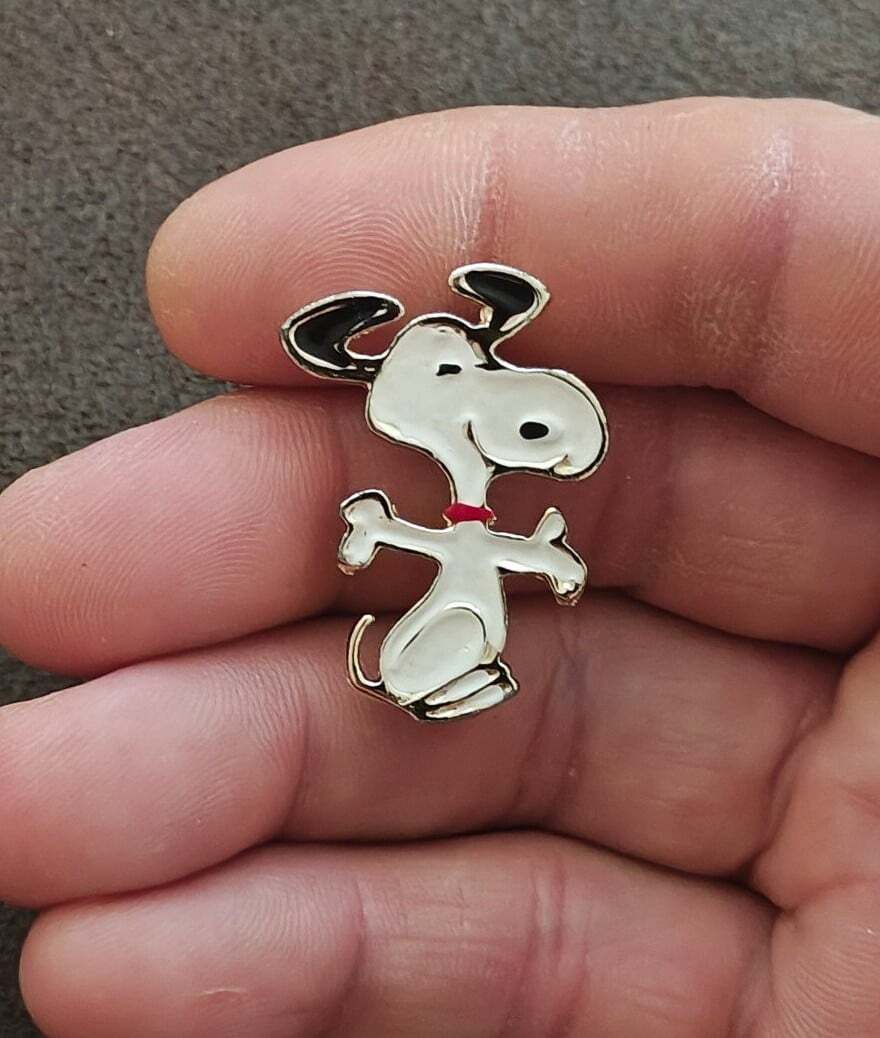 1970s Snoopy Gold Tone Enamel Pin