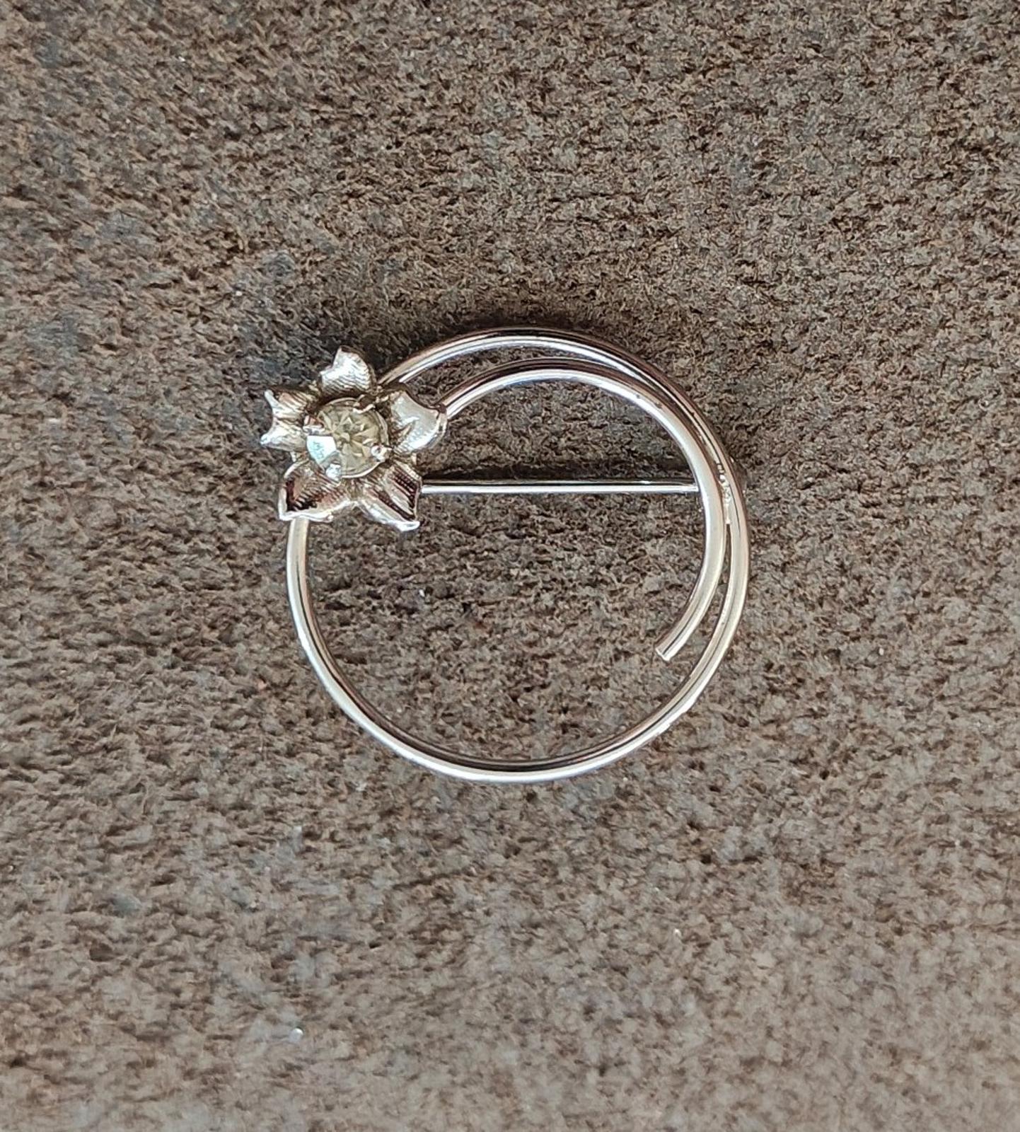 1950s/60s Hedy Sterling Silver Circle Floral Accent and Rhinestone Brooch