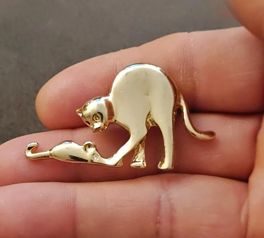 1980s Gold Tone With Clear Rhinestone Cat Chasing Mouse Brooch