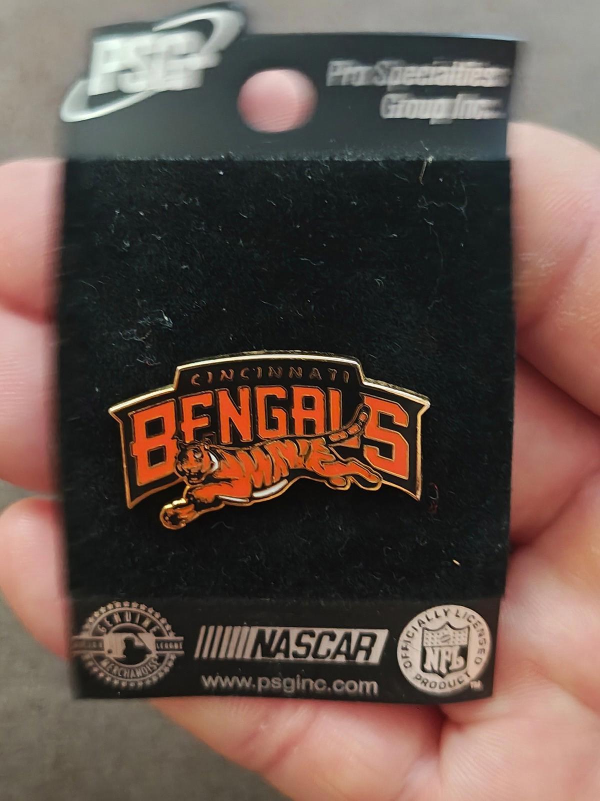 2001 Cincinnati Bengals Gold Tone Enamel Pin New