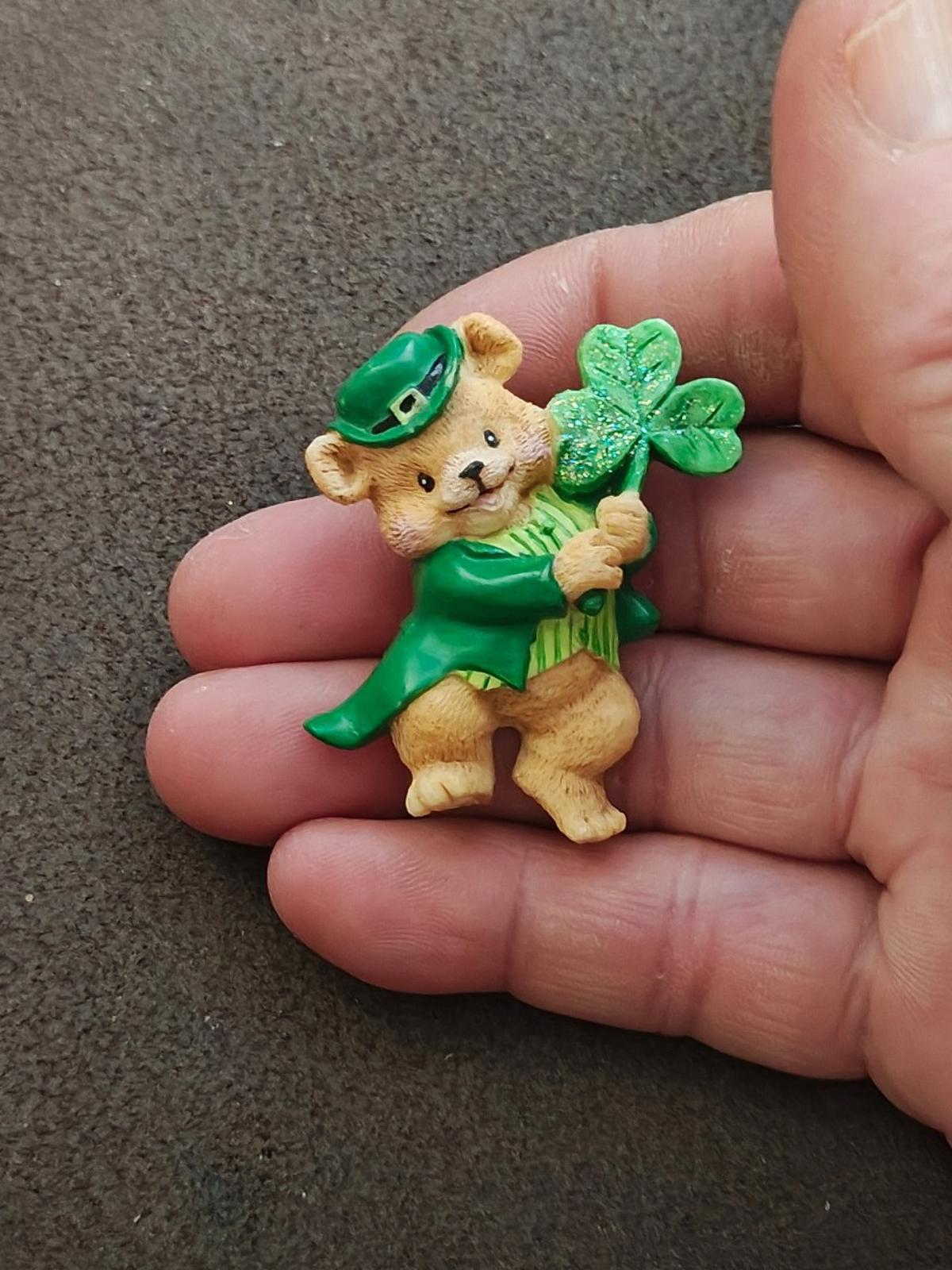 1986 American Greetings St. Patrick's Day Leprechaun Bear With Shamrock Brooch
