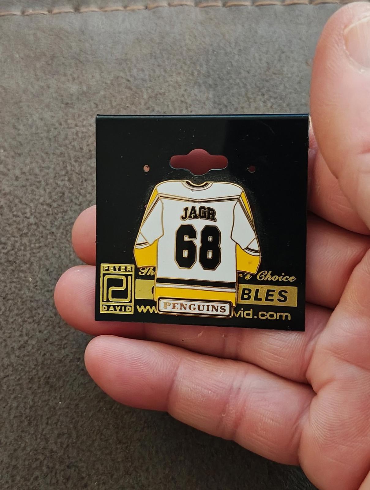 1990s Pittsburgh Penguins Jaromir Jagr #68 Jersey Gold Tone Enamel Pin
