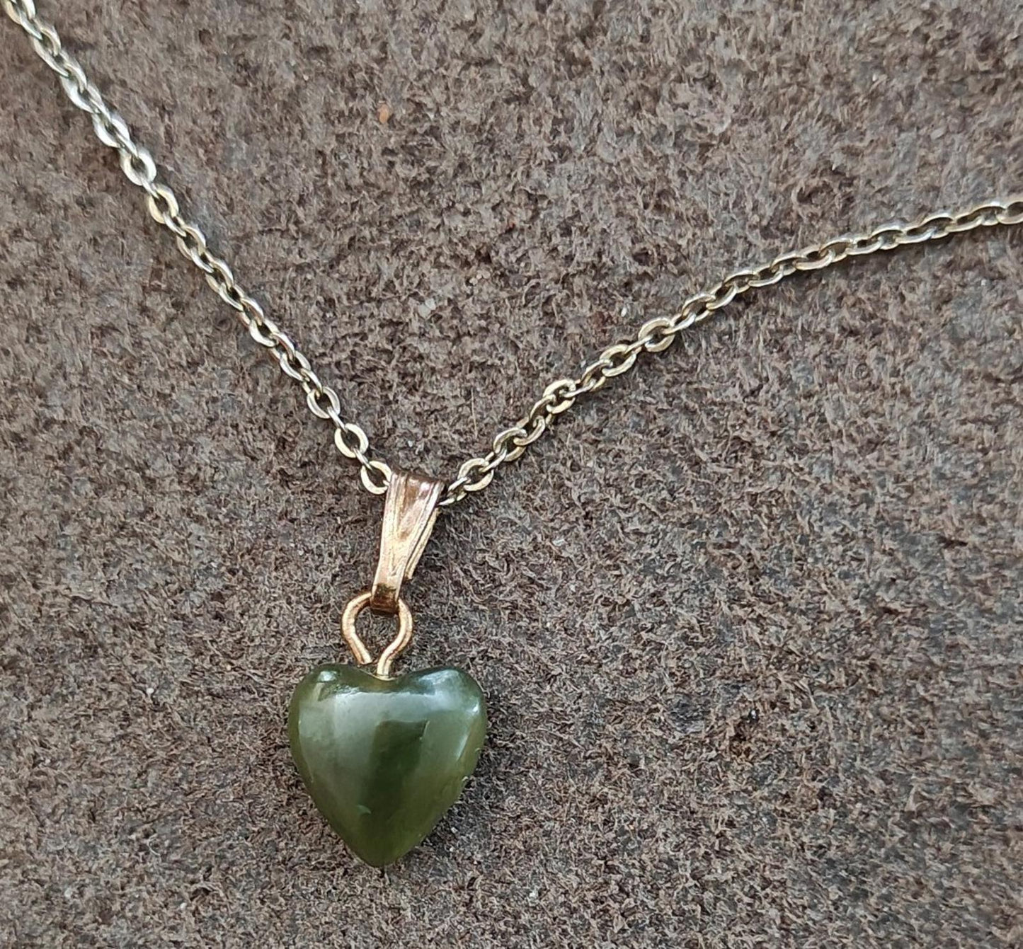 1980's Jade Like Heart Shaped Stone Pendant Necklace