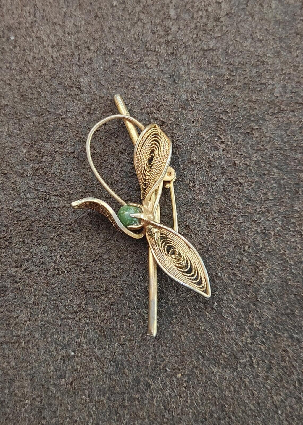 50s Gold Tone Cannetille Filigree Botanical Brooch With Small Green Small Stone