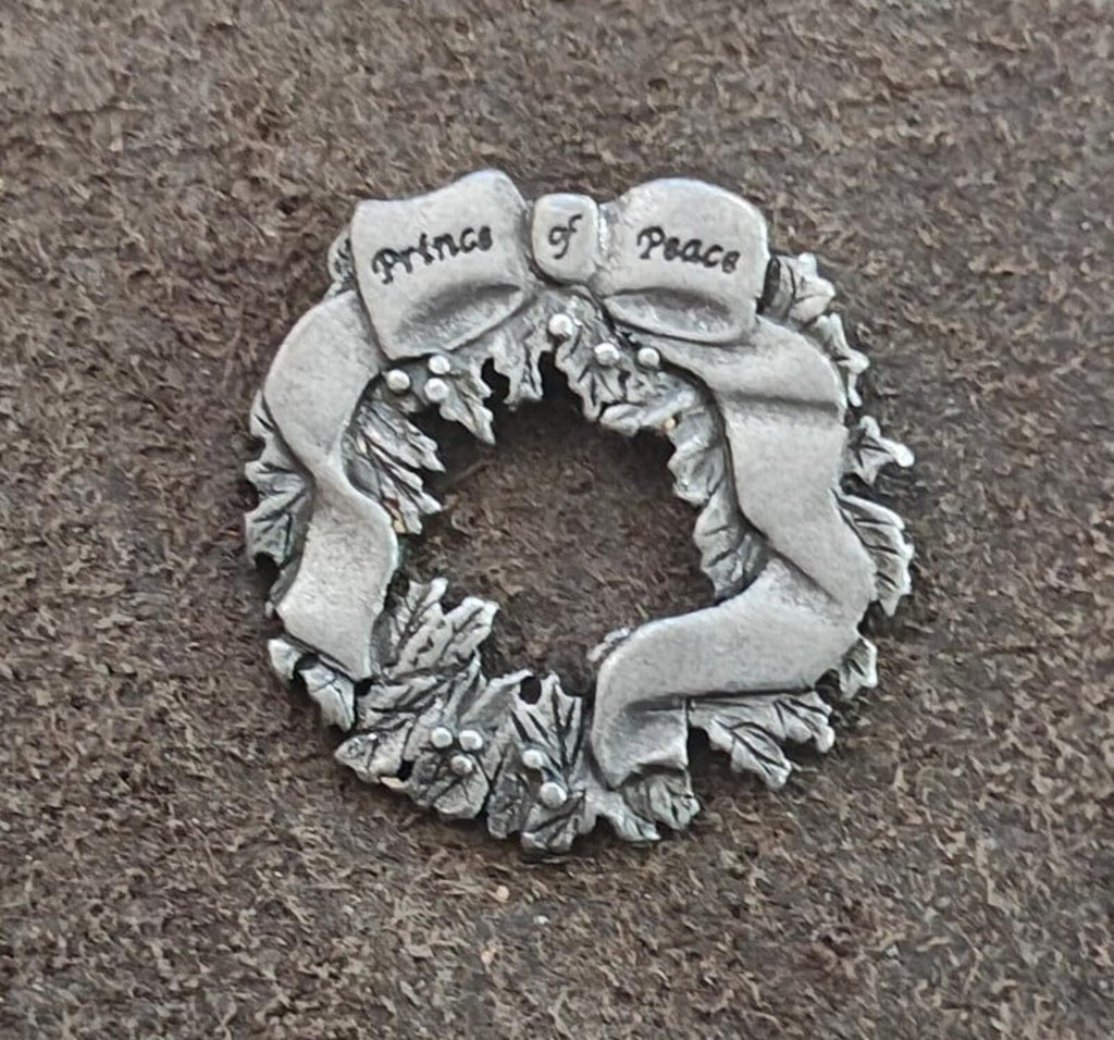 1980s Signed CTA Fine Pewter Christmas Wreath Pin