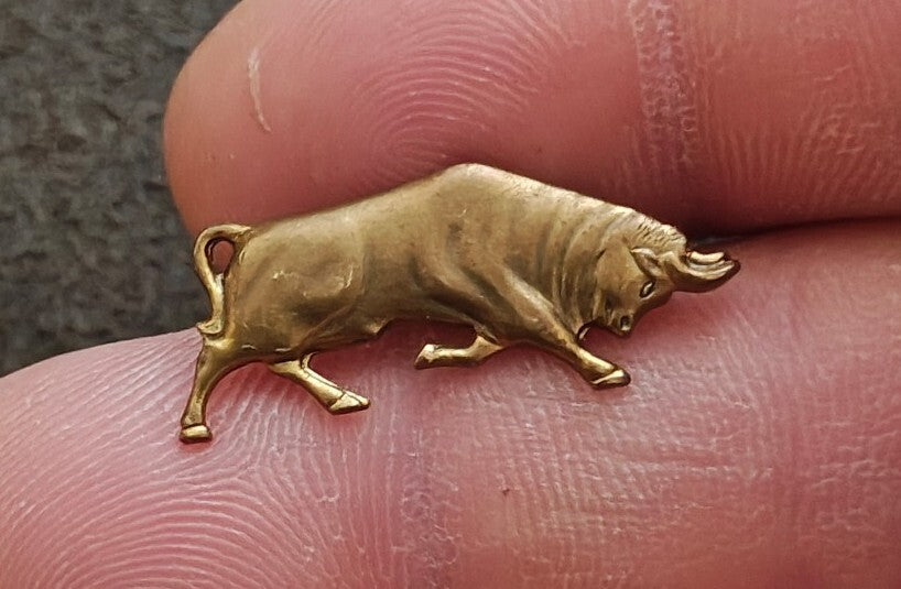 1950s/60s Gold Tone Charging Bull Figural Pin