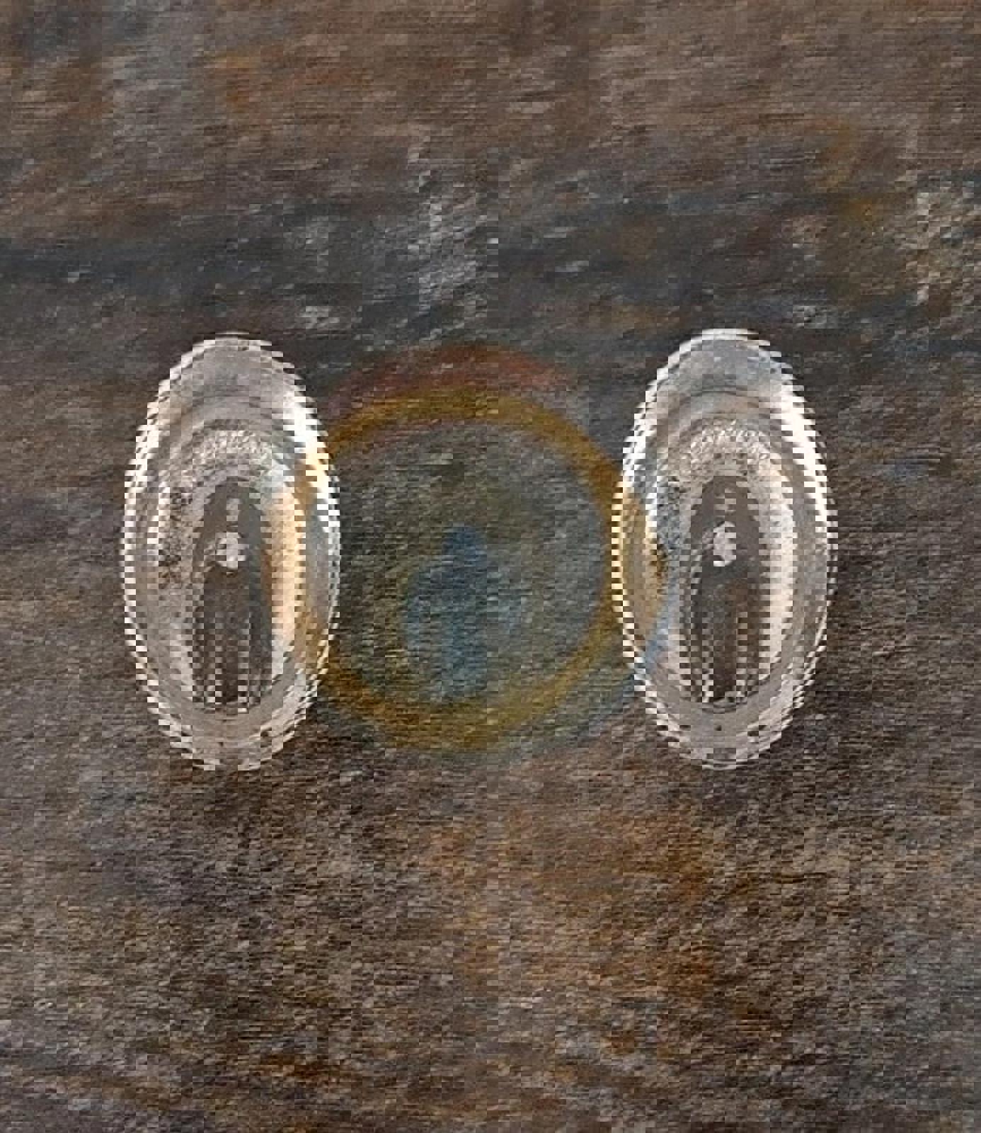 1970's Gold Tone Dots & Darkened Background Scarf Clip