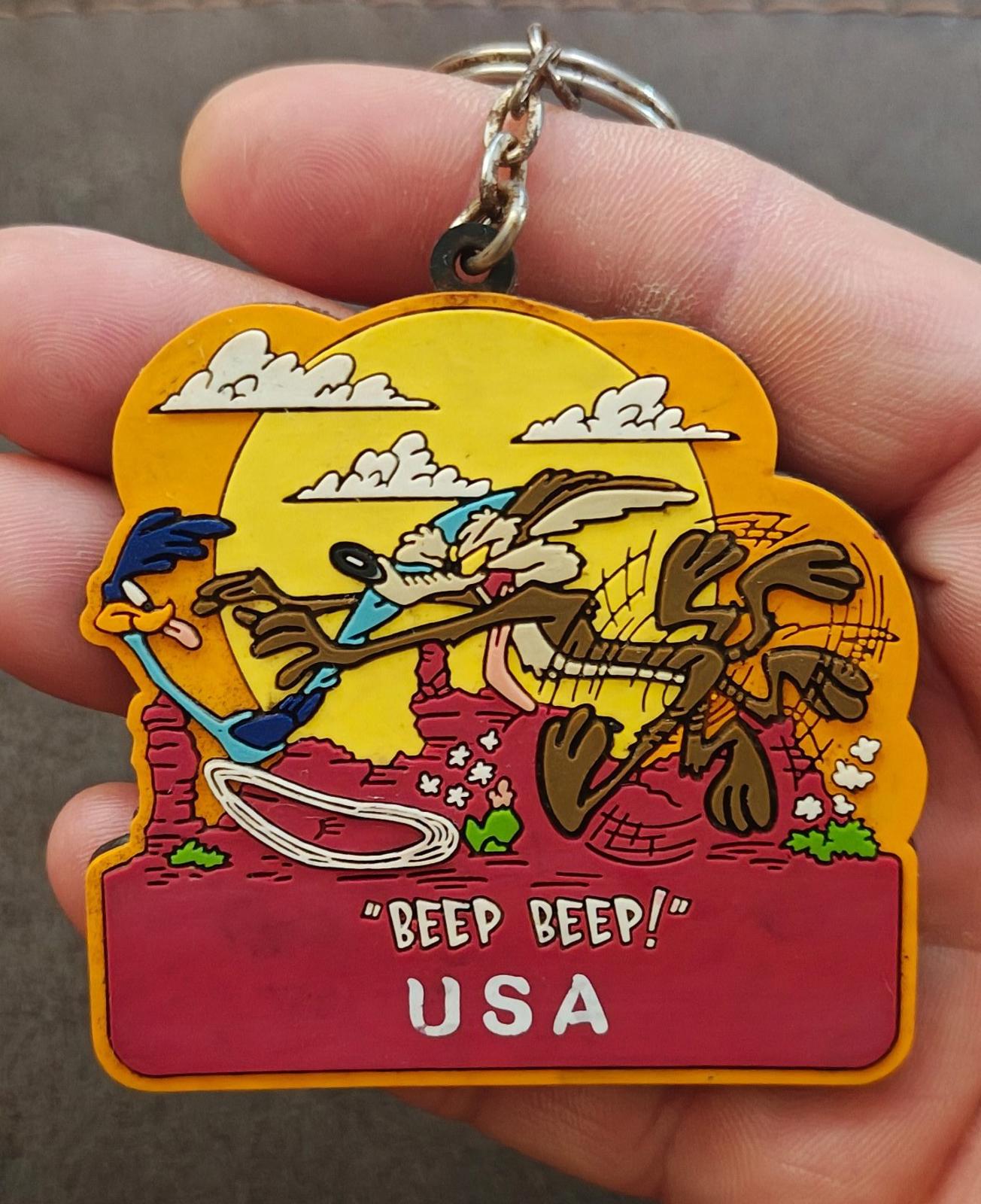 1997 Looney Tunes Wile E. Coyote & the Road Runner Keychain