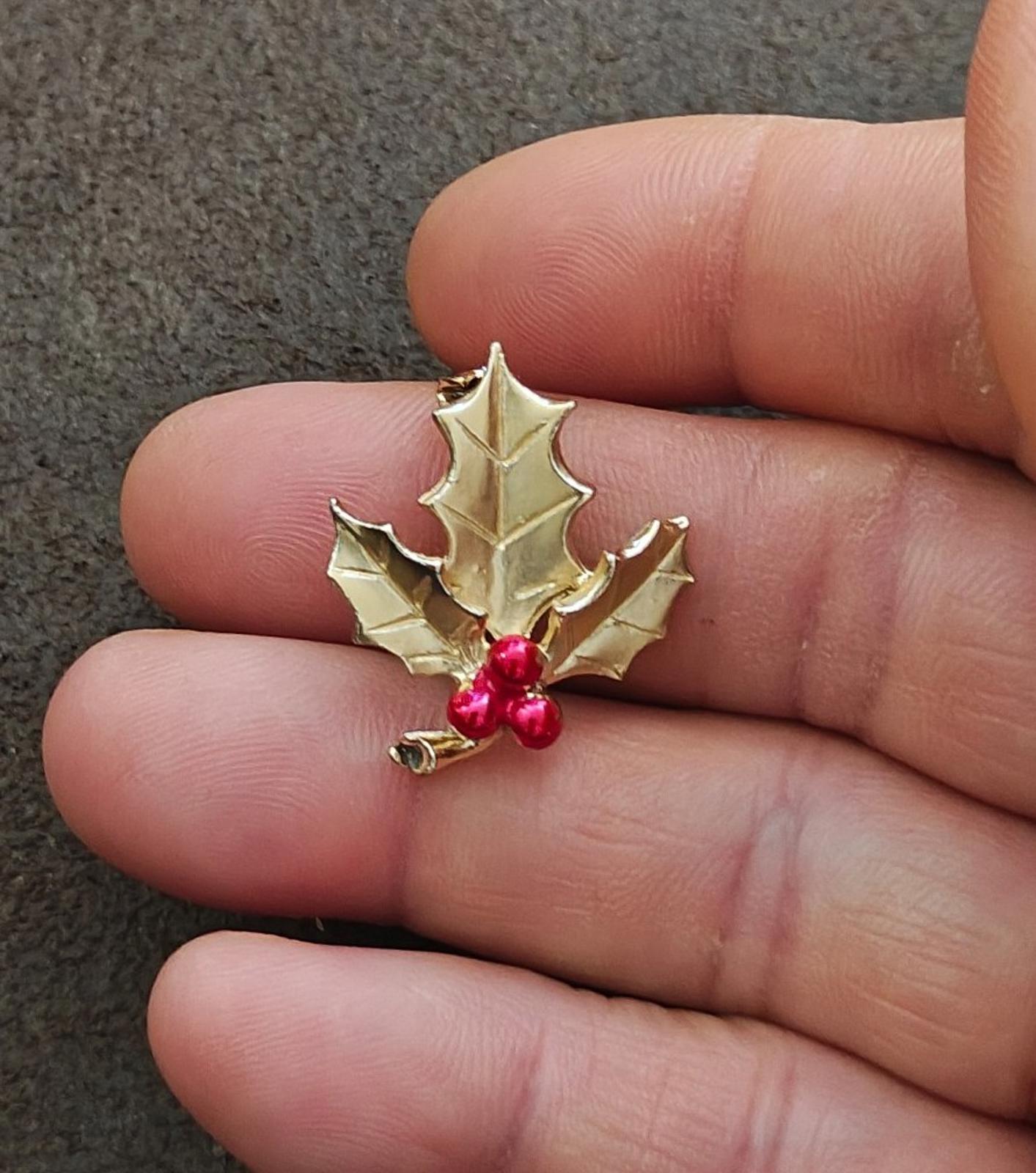 Vintage Style Holly Berry Gold Tone With Red Enamel Brooch