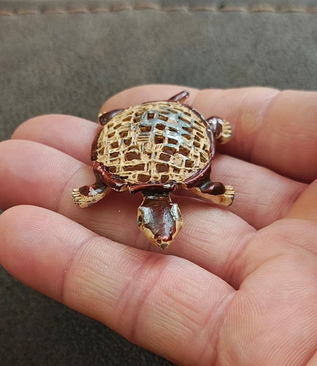 1950s Woven Straw Style Turtle Metal Enamel Brooch Pin