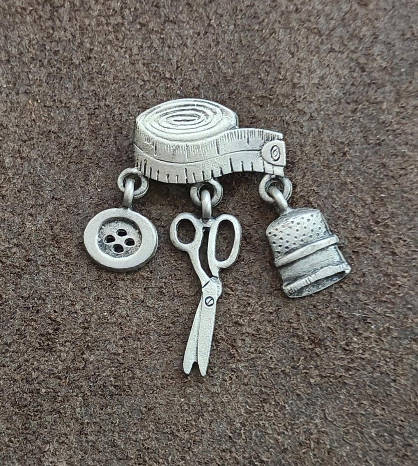 1980s Signed J.J. (Jonette Jewelry) Sewing Theme Pewter Dangle Brooch
