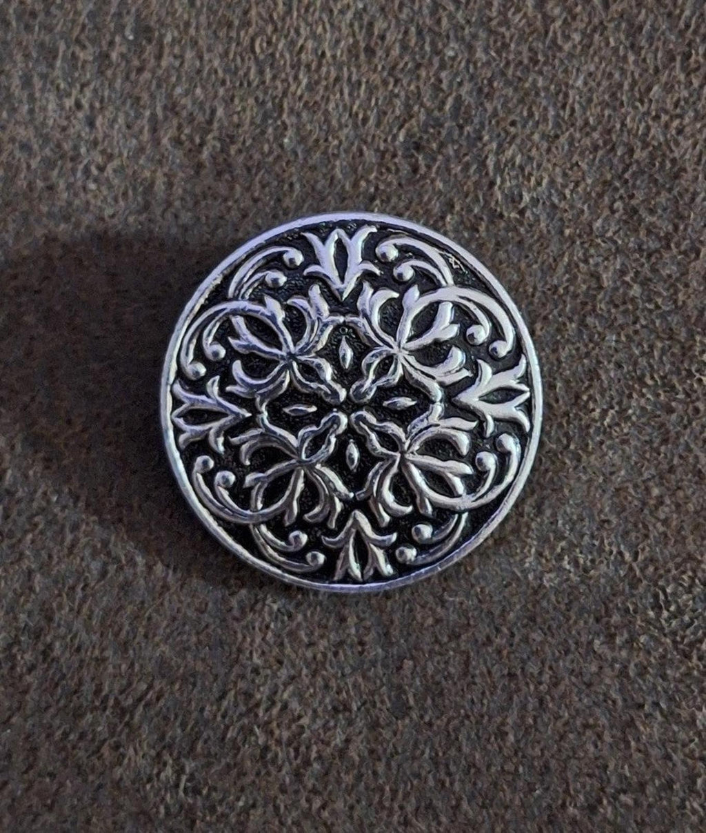 1950's Vintage Silver tone Textured style scarf Clip