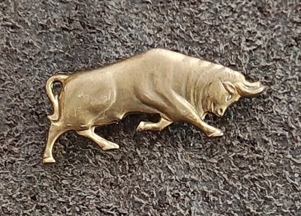 1950s/60s Gold Tone Charging Bull Figural Pin