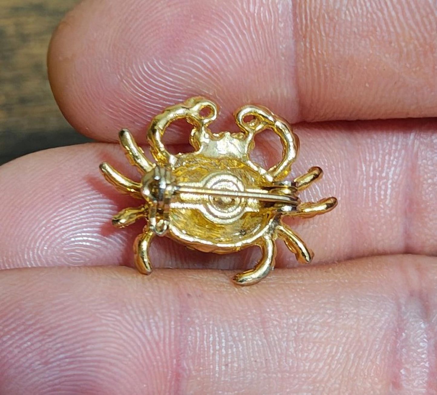 1980s Vintage Gold Tone With Sparkly Clear & Black Rhinestones/Stones Crab Pin