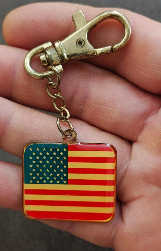 1980's Patriotic American Flag Gold Tone Keychain