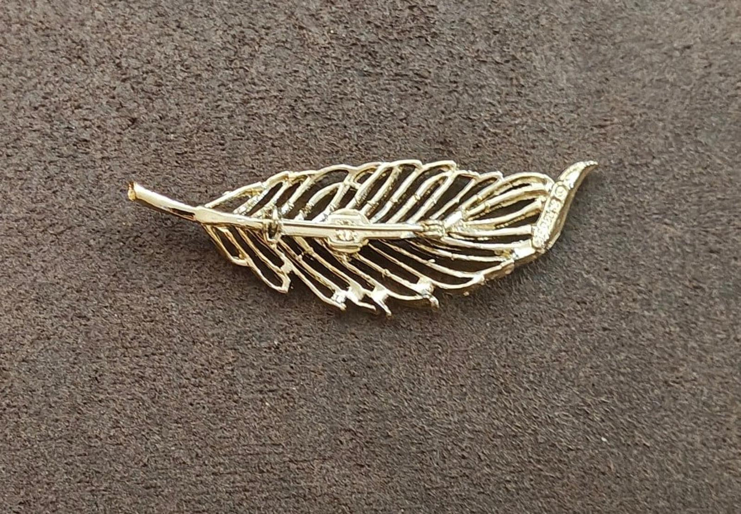 1980s Gerry's Open Work Gold Tone Feather/Leaf Brooch