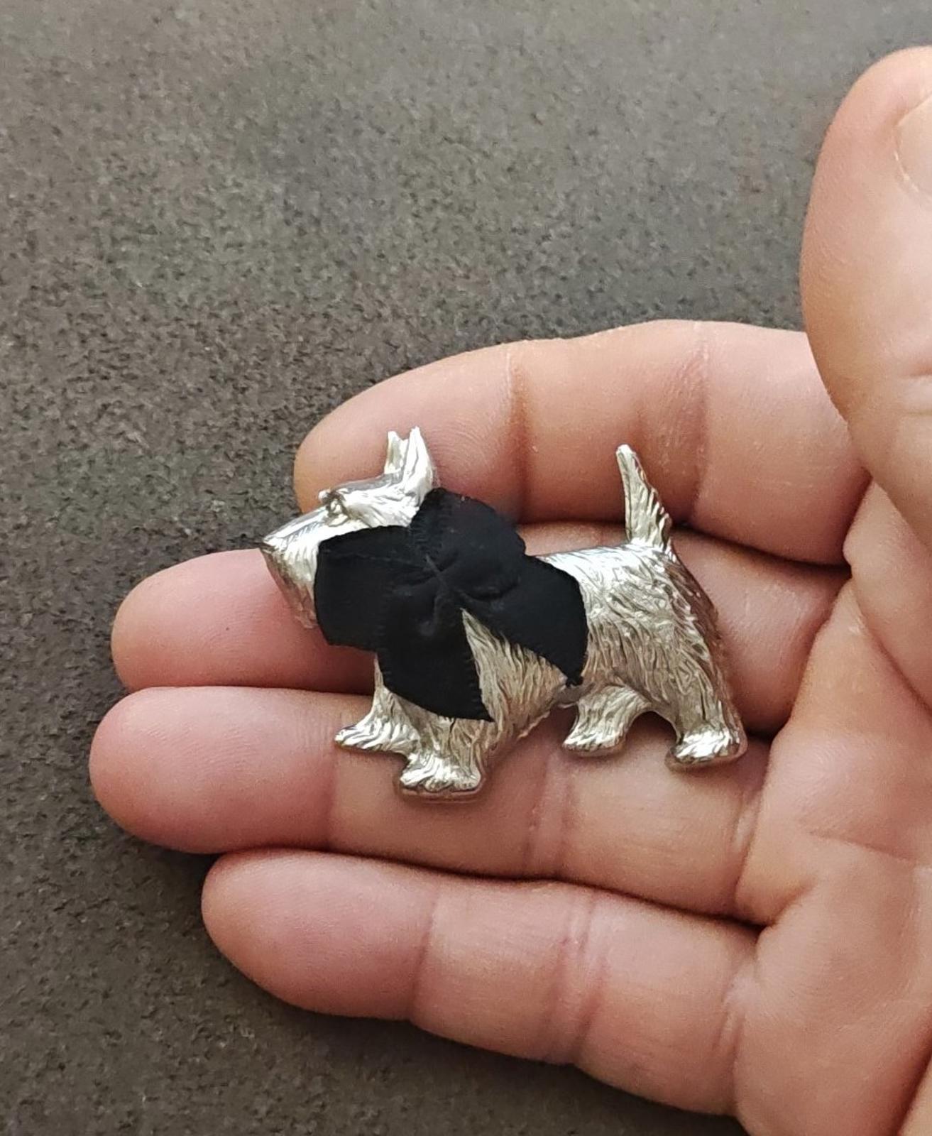 1930s/40s Dapper Scottish Terrier Dog Wearing a Black Bow Silver Tone Brooch