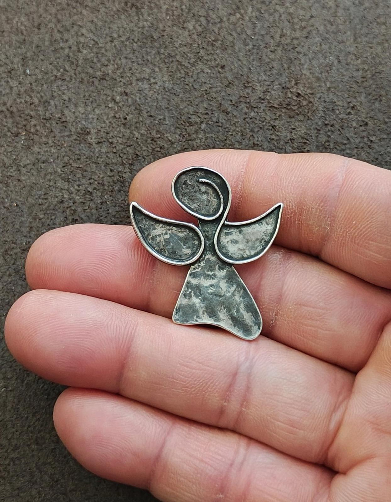 I1842 Retired Silpada Sterling Silver Angel Pin/Pendant