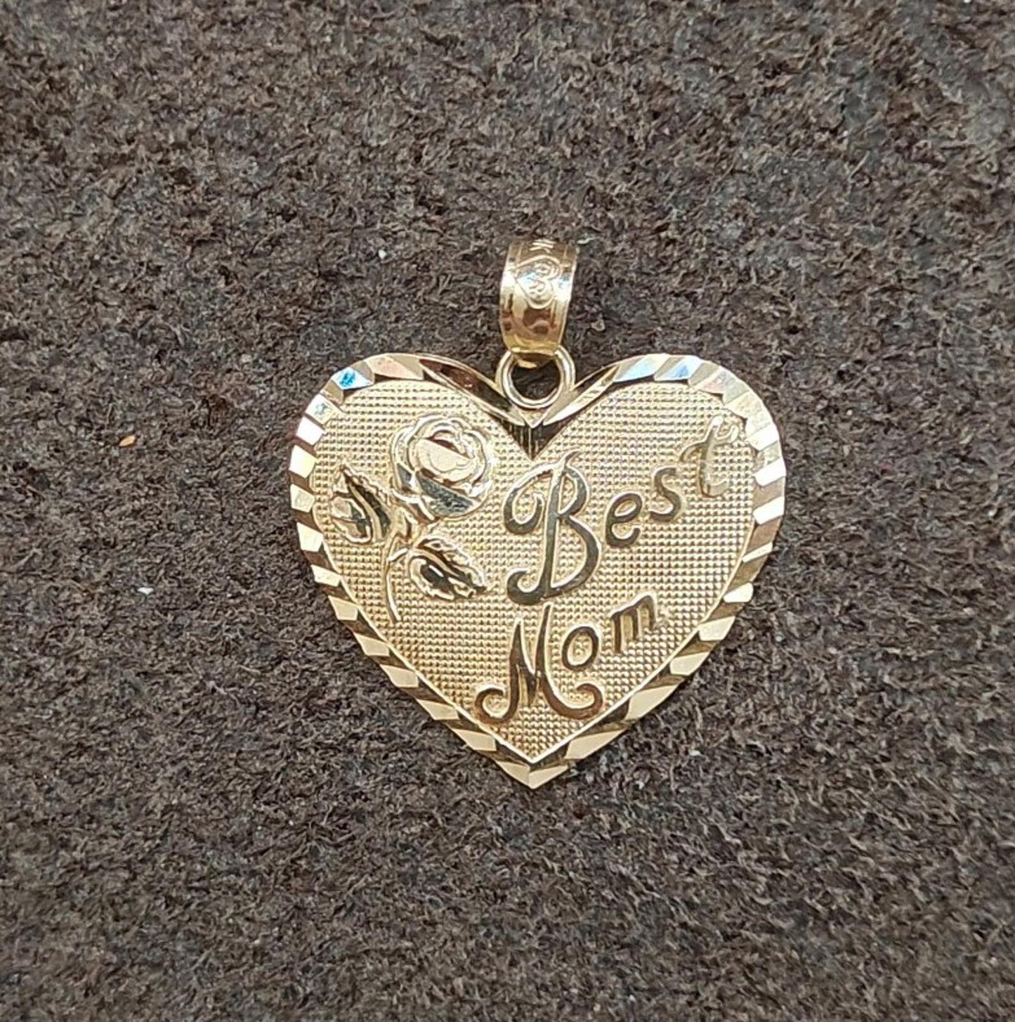 1990s 14k Solid Yellow Gold Best Mom Heart Pendant Charm