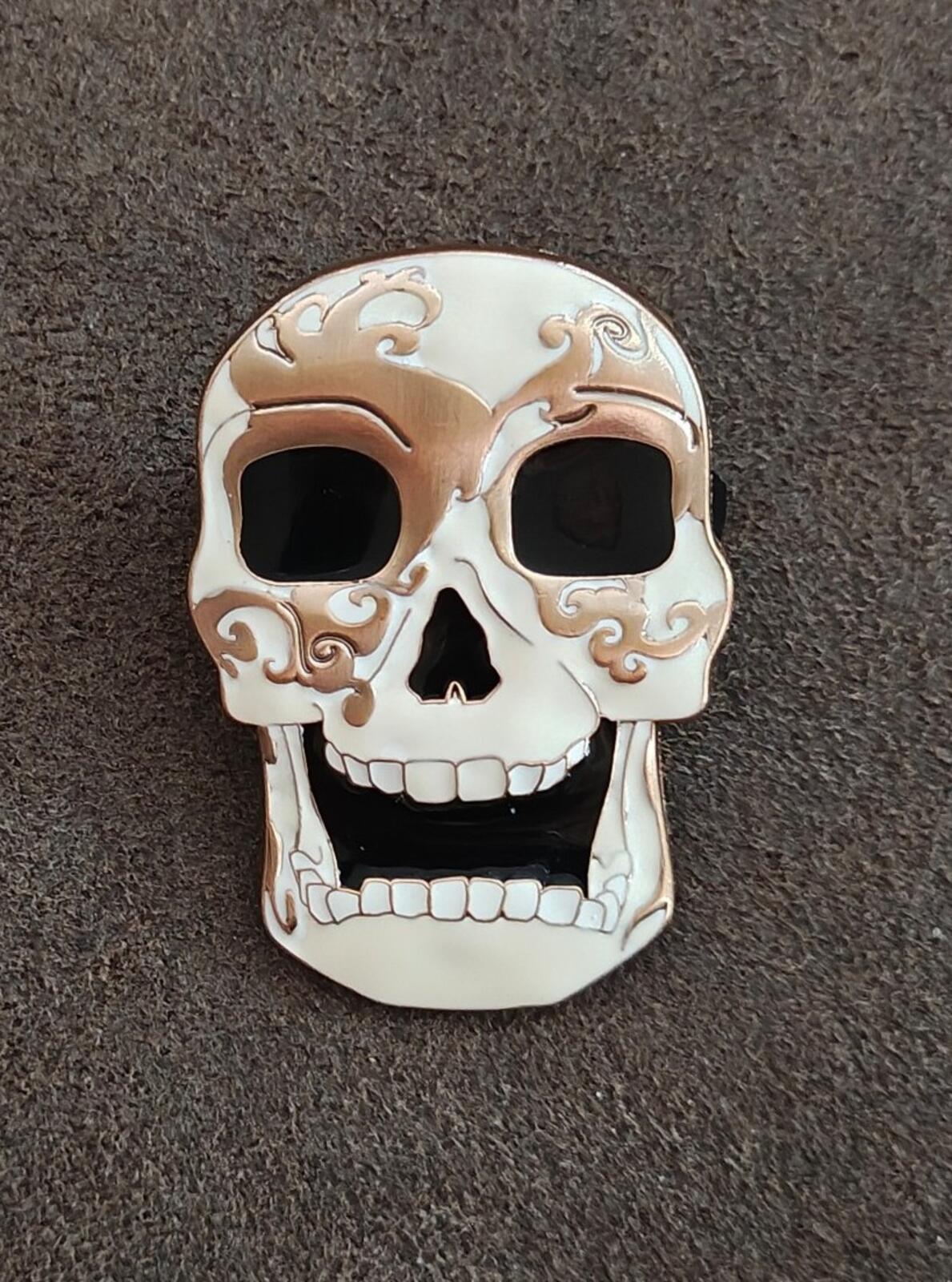 2023 Busch Gardens Howl-O-Scream Skull Enamel Pin