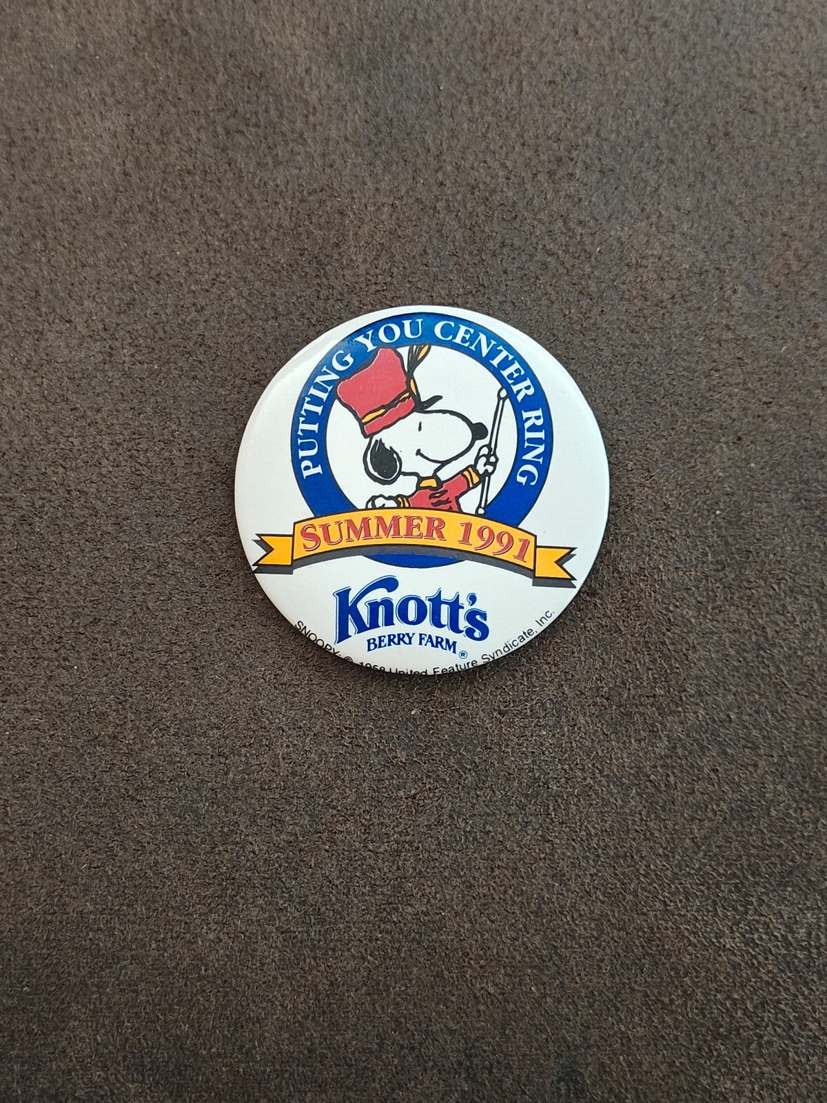 1991 Rare Knott's Berry Farm Putting You Center Ring Snoopy Button
