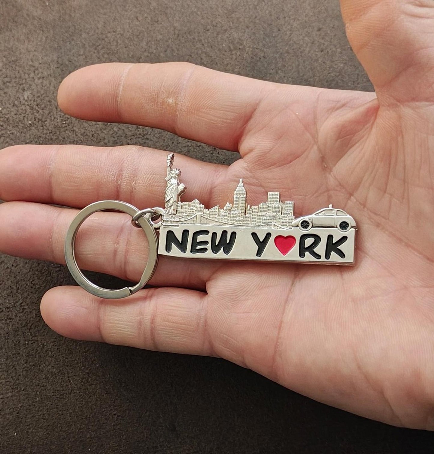 Cool New York City Souvenir Keychain Featuring Engraved Skyline and Landmarks