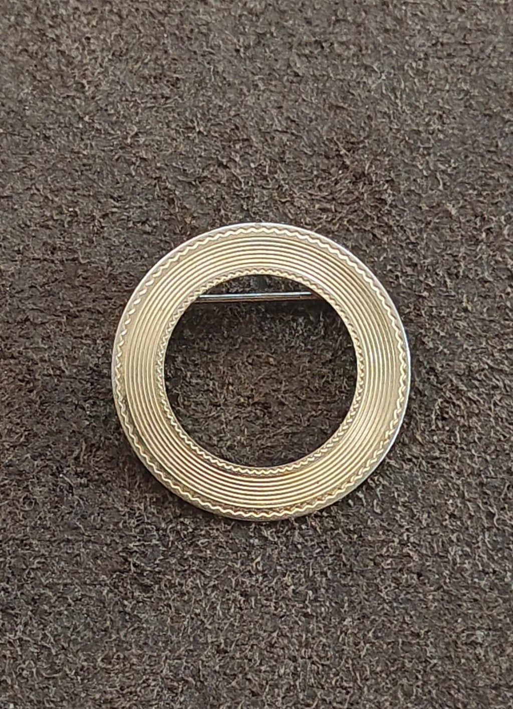 1950s/60s Gold Tone Textured Circle Brooch