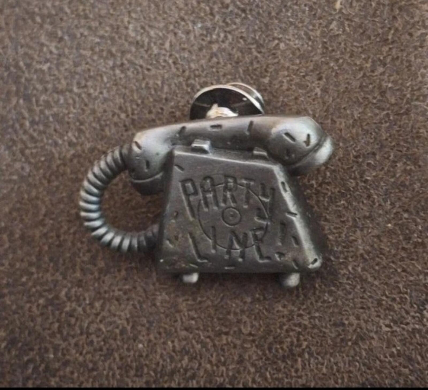 Avon 1989 PARTY LINE! Telephone Pewter Pin