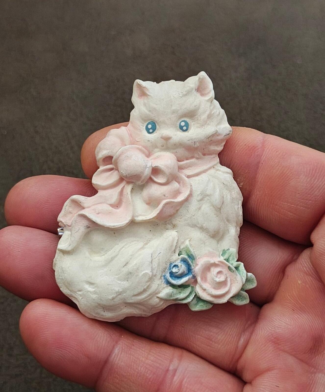 1990s Resin White Persian Cat Brooch