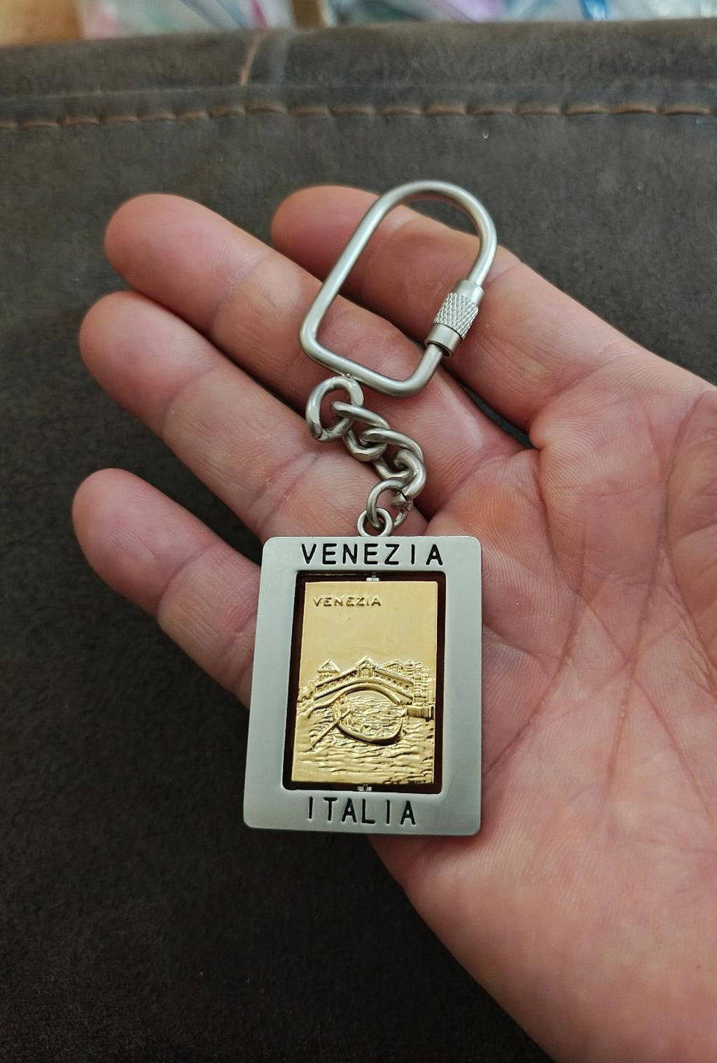 Two Tone Metal Venizia Italy Souvenir Keychain