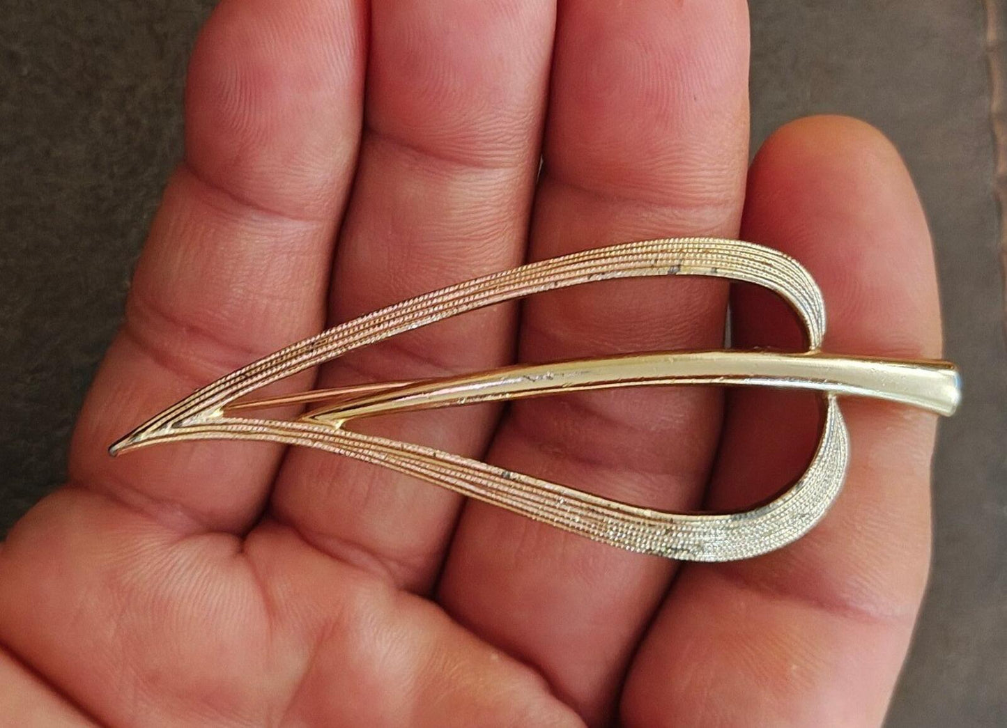 1960s Signed Sarah Coventry "Simplicity" Open Leaf Brooch