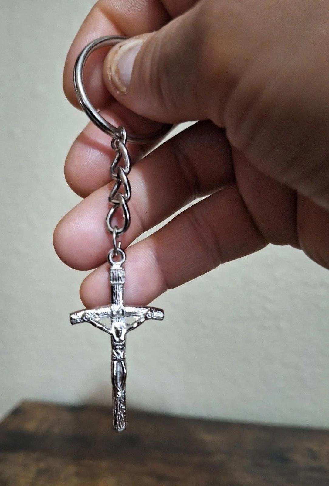 Religious Silver Tone Crucifix/Cross Keychain/Keyring