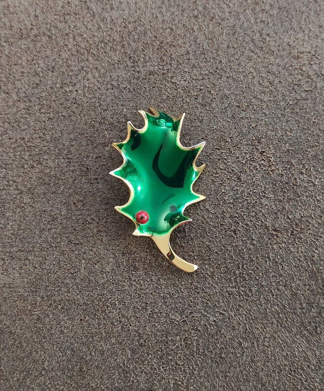 1980s Signed Cerrrito Holly Leaf Holiday Gold Tone Brooch