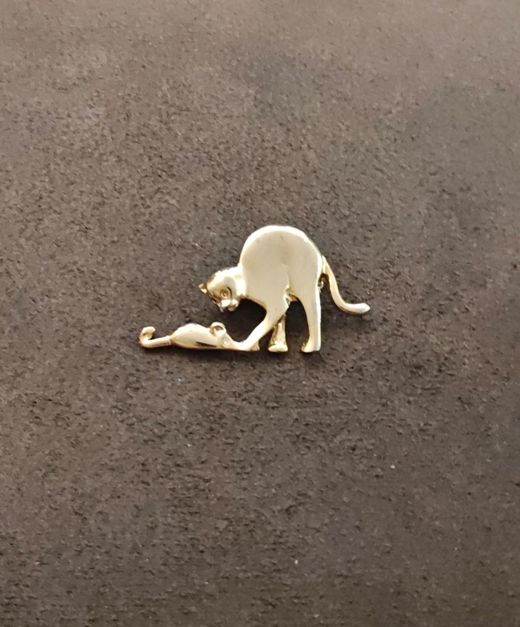 1980s Gold Tone With Clear Rhinestone Cat Chasing Mouse Brooch