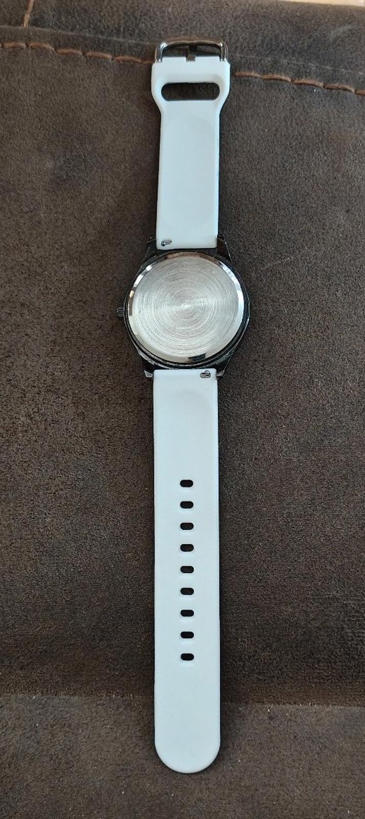 Cool Angry Birds Silver Tone With Black & White Checkered Silicone Band Watch.