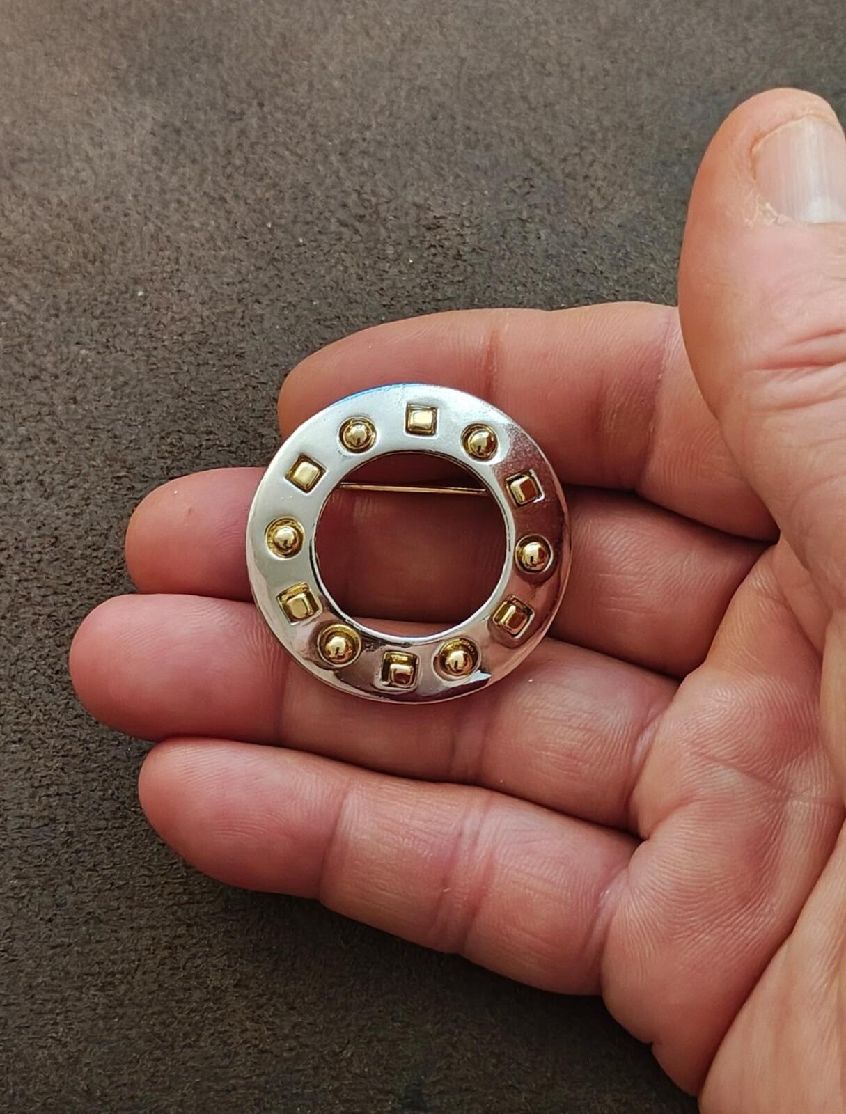 1980s Open Circle Two Tone Brooch Designed By ⁠Danecraft