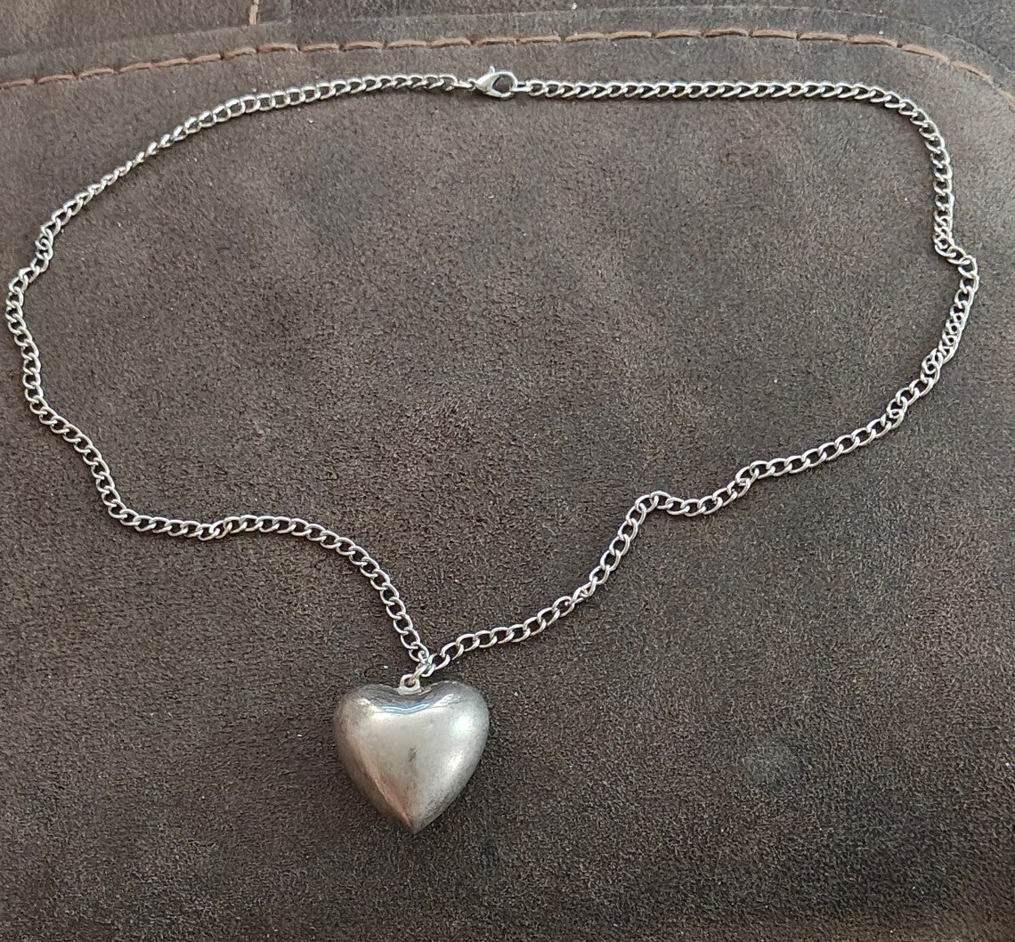 Vintage Style Silver Tone Puffy Heart Pendant Necklace