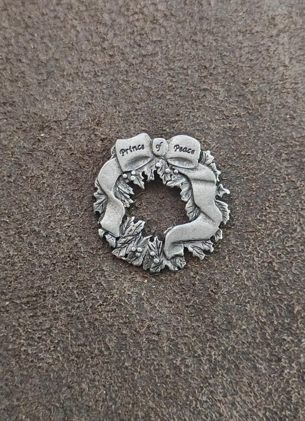 1980s Signed CTA Fine Pewter Christmas Wreath Pin