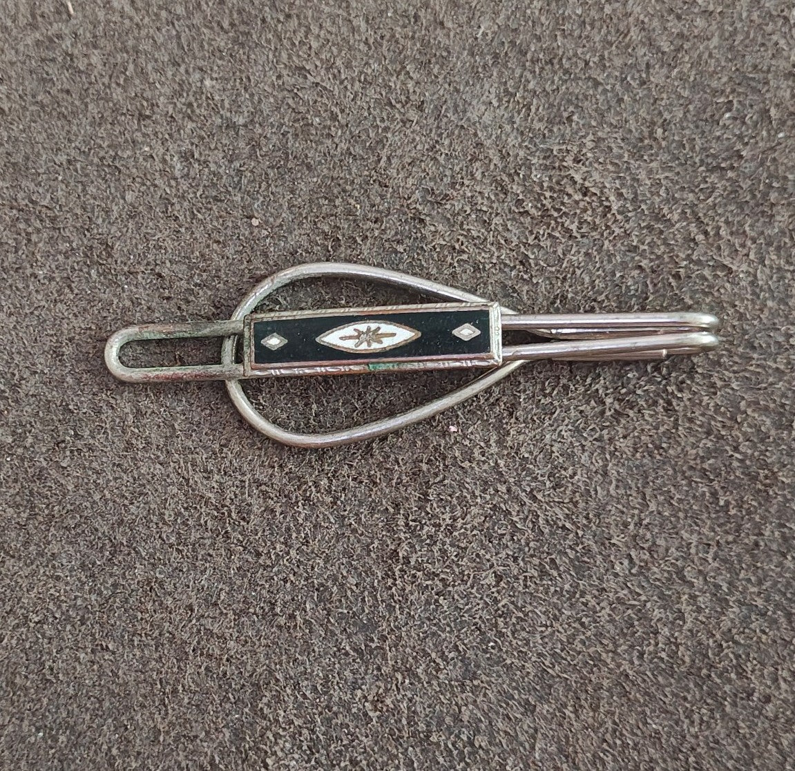 1930s/40s Art Deco Loop Style Silver Tone Black and White Tie Clip