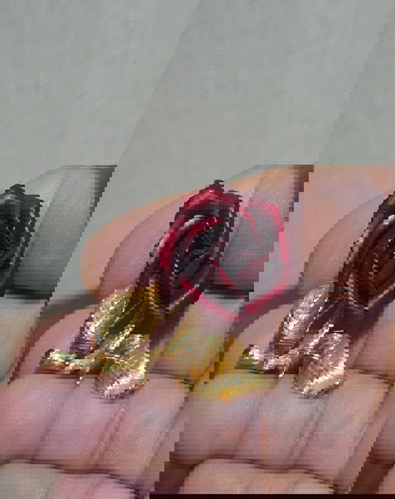 Vintage Gold Tone Red Rose Enamel Pin/Brooch.