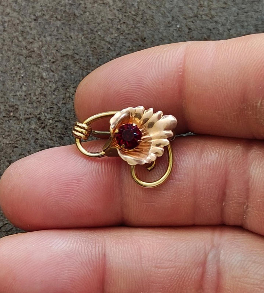 1940/50s Van Dell Calla Lily Gold Tone Brooch With a Red Gemstone