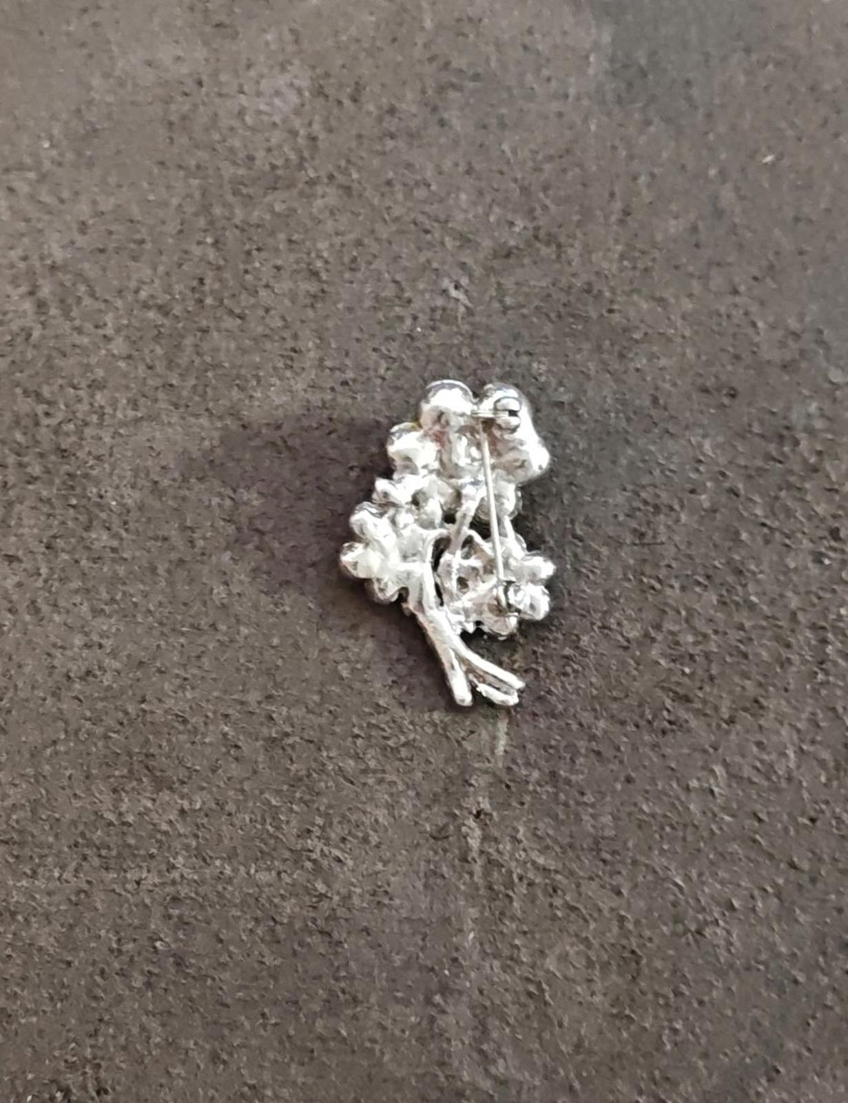 1960s Vintage Silver Tone With Rhinestones Flower Bouquet Brooch