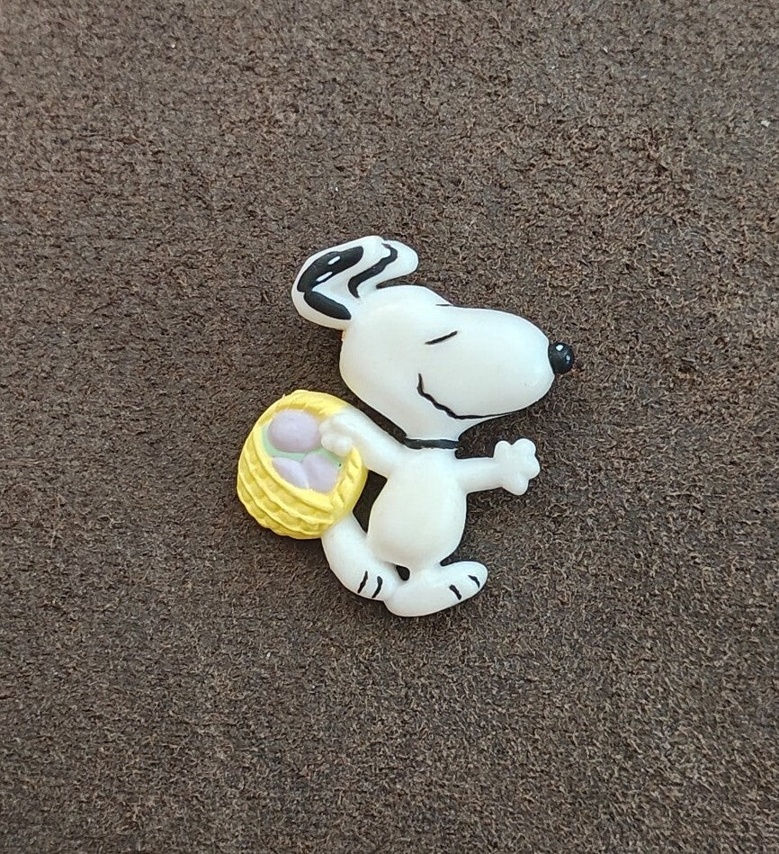 1990s Hallmark Peanuts Snoopy Easter Basket Brooch Pin